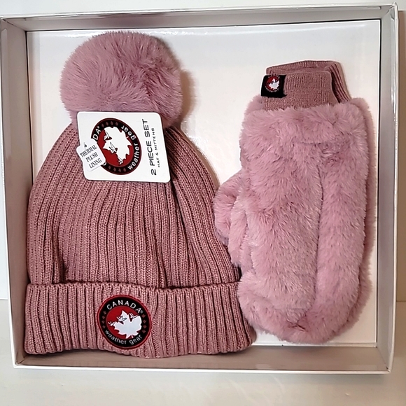 Canada Weather Gear Hat & Mittens 2 piece set - Picture 3 of 5